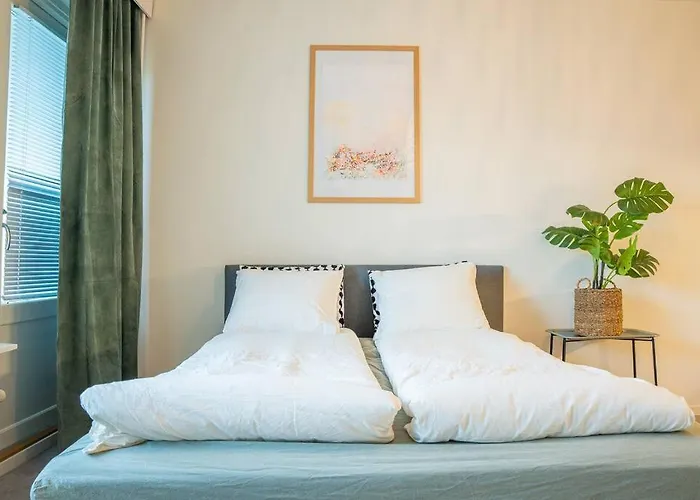 Arctic Downtown Dream: Cozy *